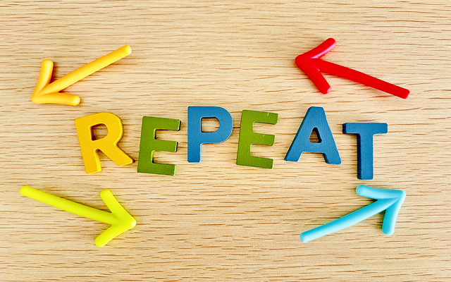 リピート客の行動パターン分析（利用設備・滞在時間など）